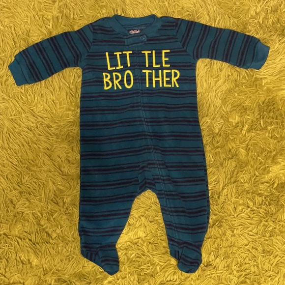 Cute Boy onesies for infants. Set of 4! - Picture 2 of 5